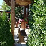Guest house семеен скендерова къща 3*