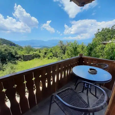 семеен скендерова къща Guest house Leshten